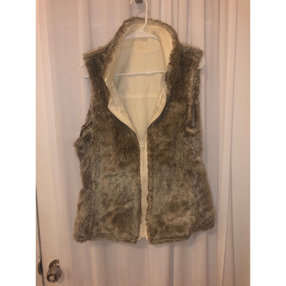 Reversible Faux Fur Vest GAP - Picture 2 of 2